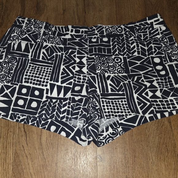 Geometric J Crew  Black and White Women Shorts - Picture 1 of 5